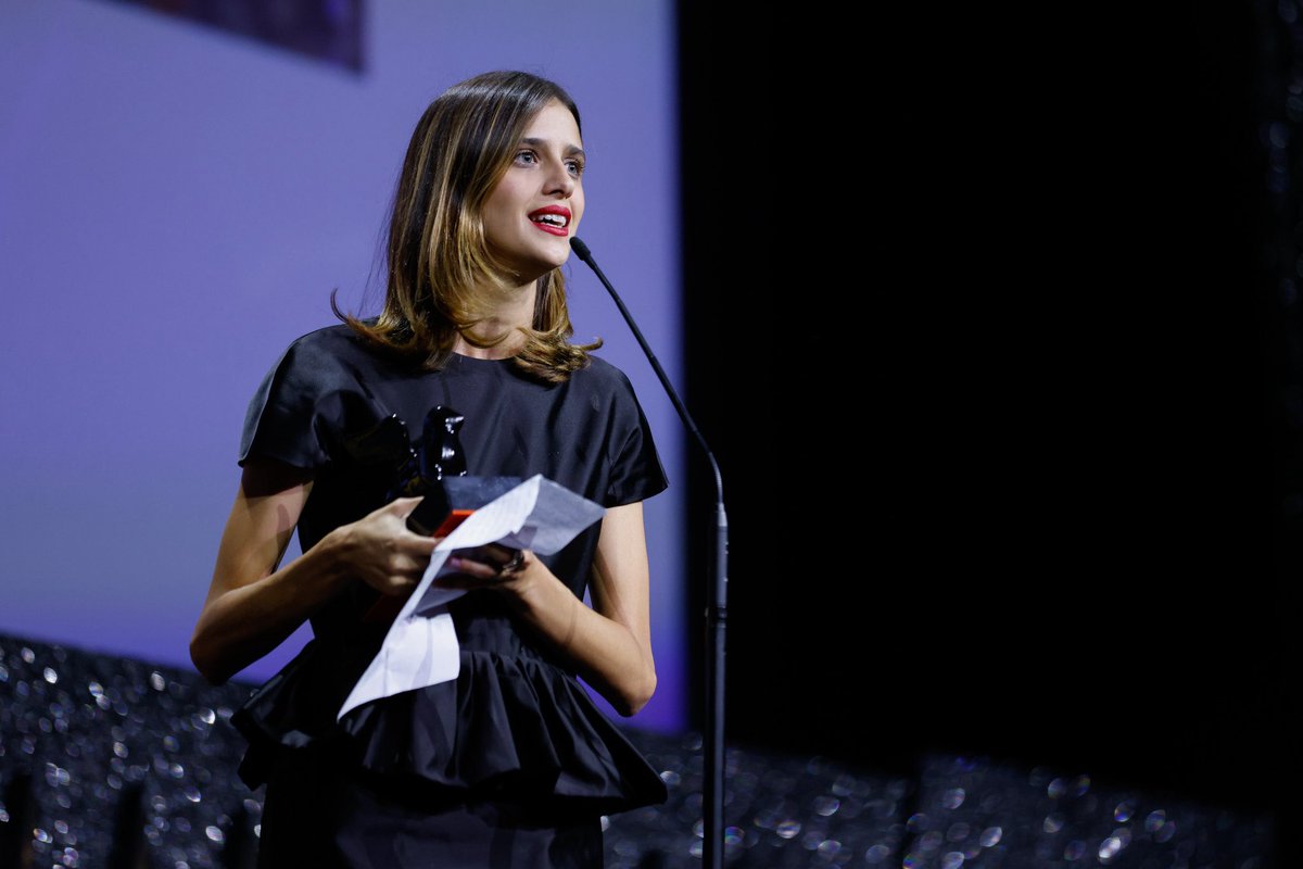 #BiennaleCinema2025 #Venezia82 #Orizzonti 
Premio Orizzonti per la migliore attrice / Orizzonti Award for Best Actress:
#BenedettaPorcaroli in IL RAPIMENTO DI ARABELLA (THE KIDNAPPING OF ARABELLA) di/by #CarolinaCavalli