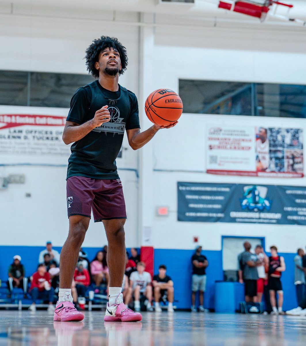 Revocruit tweet media