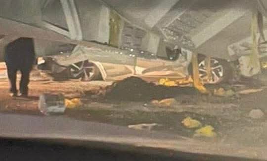 الاحصائيات الاولية..
4 قتلى و 5 مصابين بينهم 2 سوريين و 2 افغانيين عاملين في المجسر اصيبوا اصابات خفيفة.