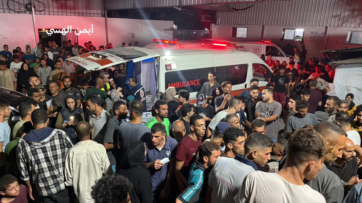 مجزرة الأن في مستشفى الشفاء بعد وصول عدد من الشهداء وعشرات المصابون اثر اطلاق جيش الاحتلال النار على منتظري المساعدات في زيكيم .