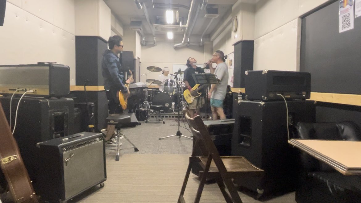 soul_is_all_isa's tweet photo. ザ ピンヘッズ
2年8か月前の
復活ライブぶりに
4人で音出してきたで!
なんやかんやで
超楽しかったです♪🥳✨
ひさしぶりで
なんか緊張した笑
#スタジオ
#thepinheads https://t.co/gGKc30pGwz