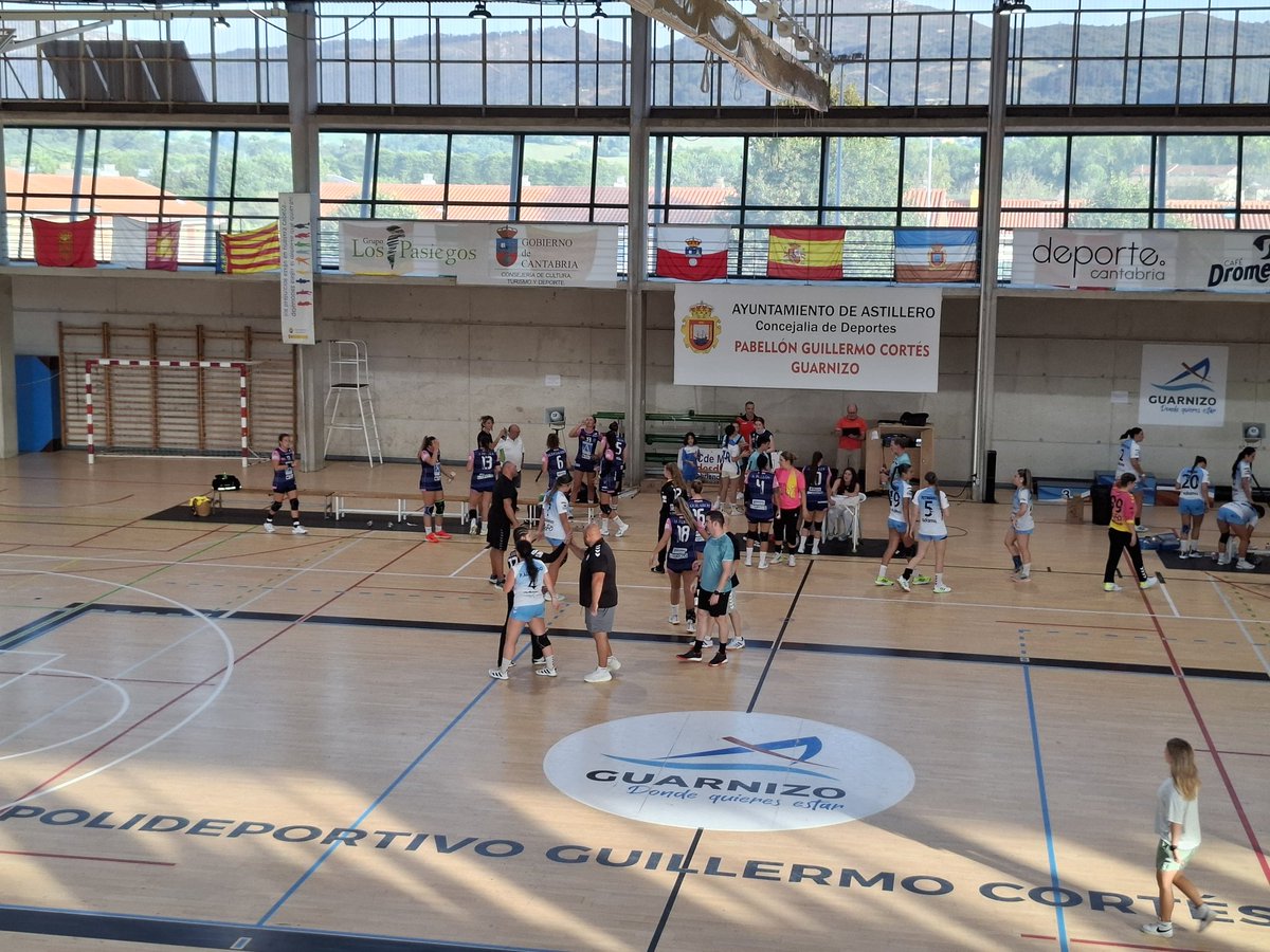 Final del partido en Guarnizo 🔚🔚

✅️ Nos imponemos a por 31-23 a <a href="/bmSinfin/">Blendio Sinfín Santander</a> en la semifinal del I Torneo Nacional <a href="/Astillero_Ayto/">Ayuntamiento de Astillero</a> <a href="/fcantabrabm/">Fed. Cántabra de BM</a>

🔜 Mañana jugaremos la final contra el ganador de <a href="/BChelines/">Balonmano Los Chelines</a> y <a href="/hbcamargo74/">Handball Camargo 74</a> 

#GuerrerasAmarillas #CantabriaApetece <a href="/cant_infinita/">Cantabria Infinita</a>