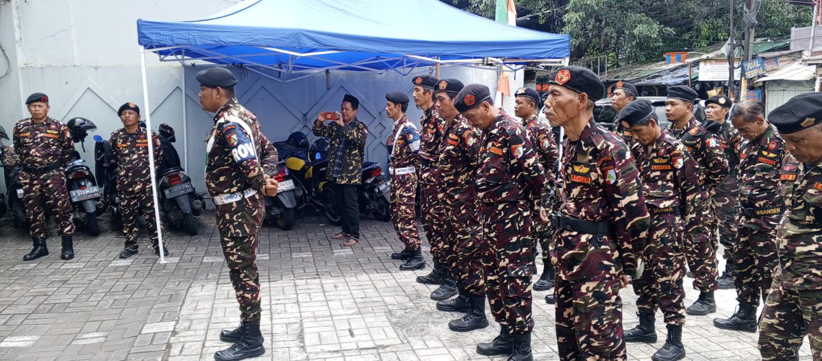 ma2nwedung's tweet photo. Pembukaan posko #JagaAspirasi #JagaIndonesia PC GP @AnsorJakarta Timur di kantor PW NU DKI Jakarta , Jl. Utan Kayu Raya No.112, RT.1/RW.9, Utan Kayu Utara, Kec. Matraman, Kota Jakarta Timur, Daerah Khusus Ibukota Jakarta 13120 https://t.co/pVwF52YlsG