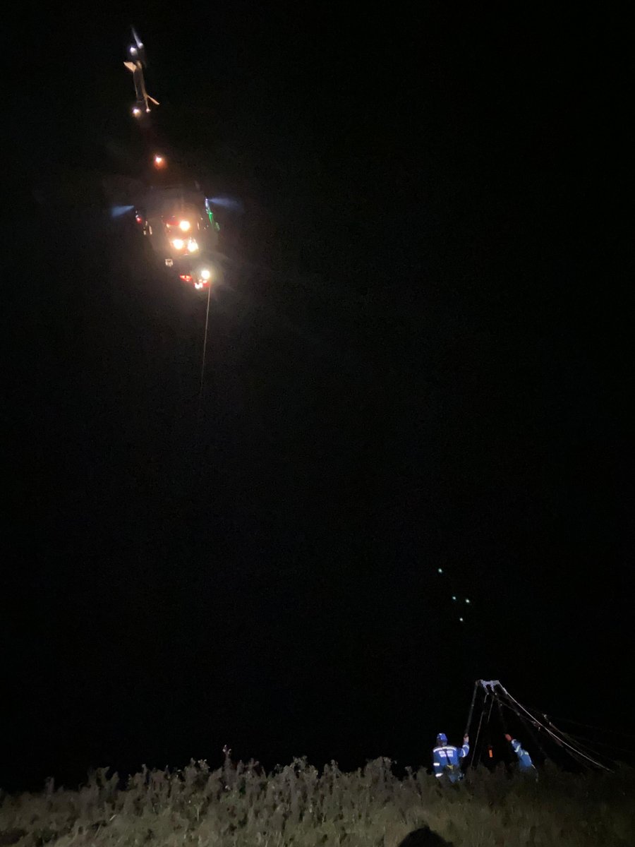 Two teenagers were rescued from cliffs in Bude, Cornwall after becoming stranded on the crumbling cliff face while trying to escape rising tides.

Full story on the HM Coastguard website: hmcoastguard.uk/news/rescue-te…

#Coastguard #Helicopter #Rescue