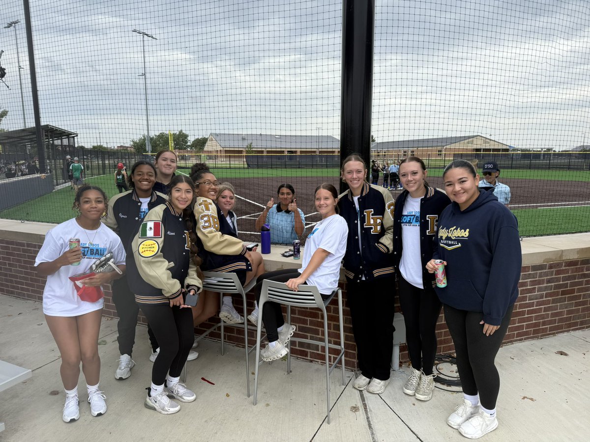 LEHS Softball tweet media