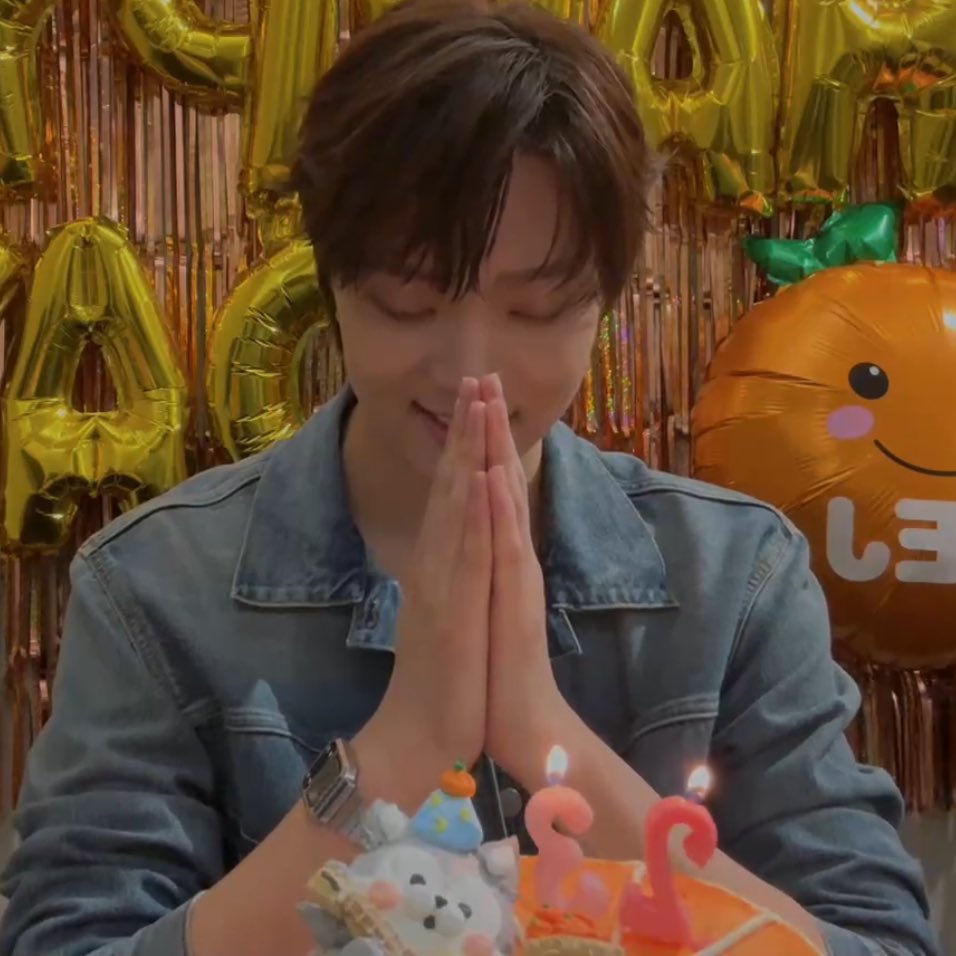 우리 의주 생일추카합니다💕💕💕 올해 행복한 일 진짜완전대박짱 많이 생기길
#의주의_스물셋도_쭈랑해
#HAPPY_EJ_DAY