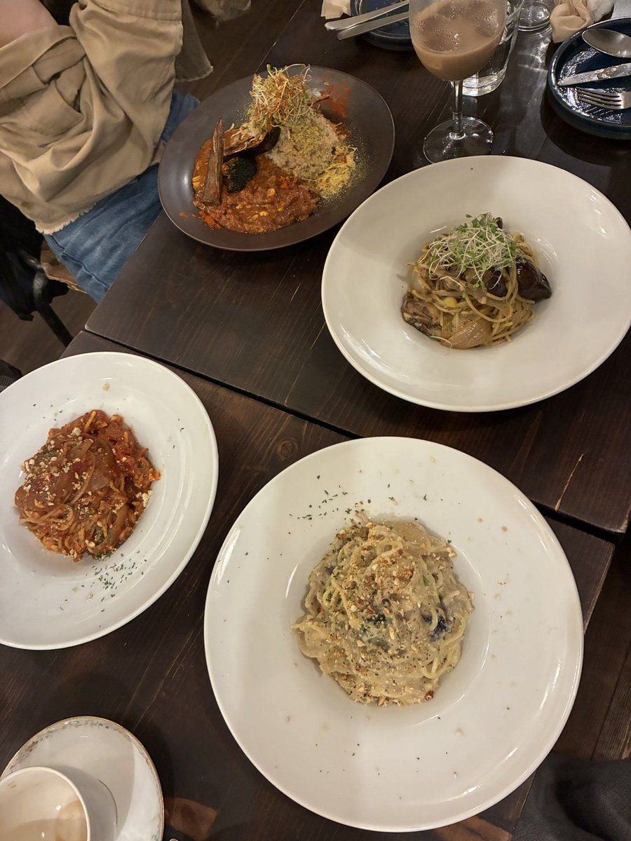 QTQQ28Z's tweet photo. 「耳をすませば」とかに出てきそう🥹
PLANT PLANETさん🍀
全てヴィーガンのお店🙌
https://t.co/5Z5VccZWYm
学芸大学駅🚉
駅から少し遠く隠れ家的🤭
5月に初!
お高いけど,お料理はどれも美味しすぎて至福😭✨
あと店主さん,ホント声優みたいなイケボ😳
#plantplanet #Vegan
#ヴィーガン #ビーガン https://t.co/hfmfVZqXEj