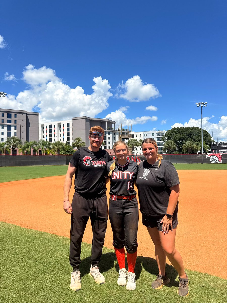 putt_caroline's tweet photo. My team just went to @UTampaSoftball for an amazing camp! Thank you Coach Kanter, @CoachNeubauer_6, and @coachjp_ut. I learned so much and had a great time! https://t.co/BxKTva6vx4