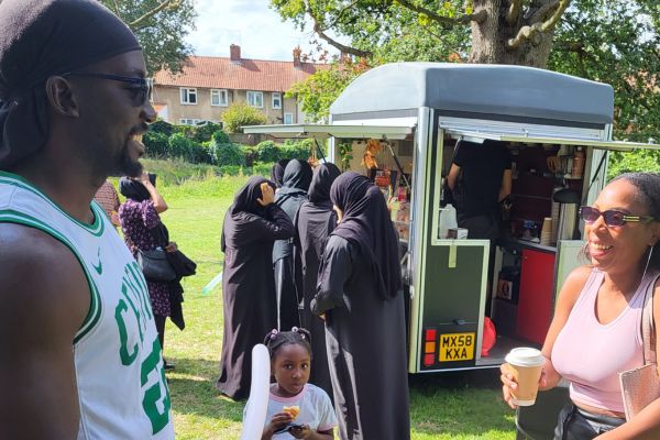 Thames21's tweet photo. 🩵What a fabulous day we had at the official opening of Watling Park today, as part of our #actionforsilkstream project.🩵
🙏🏾🙏🏽🙏🏻Thank you to all the attendees and partners who attended this event earlier today. Also nice to see Burnt Oak Brook looking good through Watling Park. https://t.co/W31gY8Hjg3
