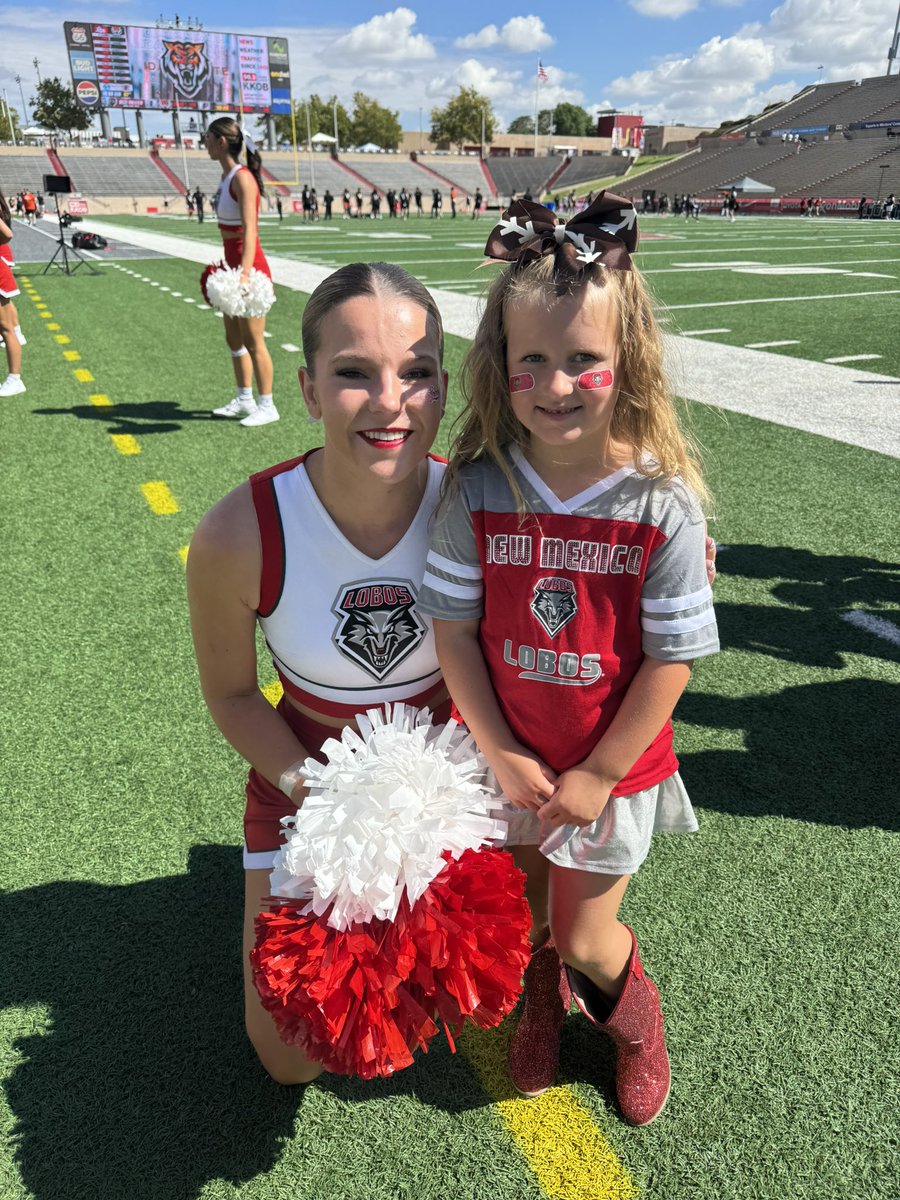 BeautyBabesBall's tweet image. GO LOBOS!🩶🏈❤️🐺🆙

#gameday #golobos #loboup #footballfamily #letsgo #coachswife #coachskids #footballfamily #everyonesalobo