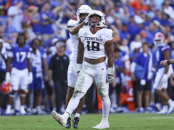 THREE SACKS IN A ROW FOR CASHIUS HOWELL

HAS THAT EVER HAPPENED BEFORE?

MONSTER