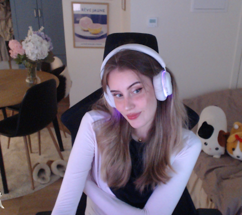 twitch.tv/emprezlol 🧐