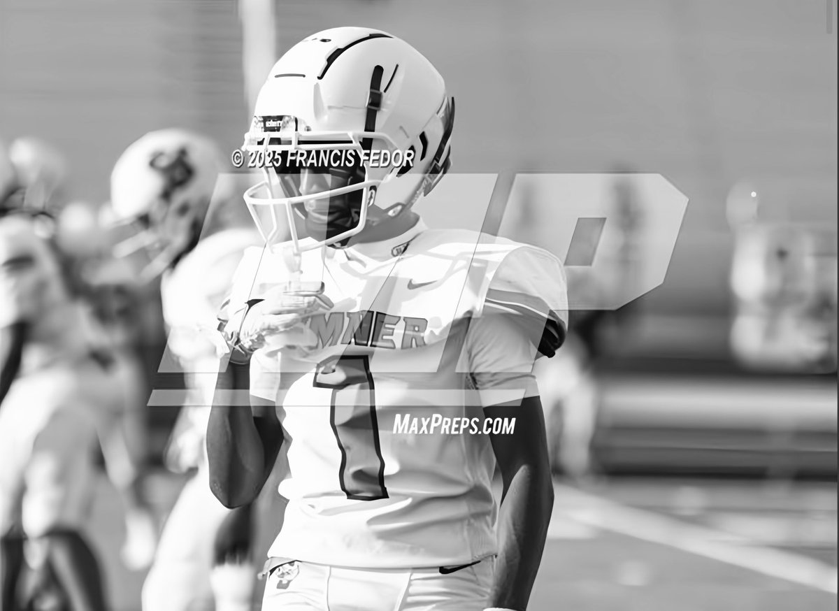 k9fleezy's tweet photo. Just had my first highschool game last Thursday, more highlights to come✝️ https://t.co/RRJm9SC2OJ