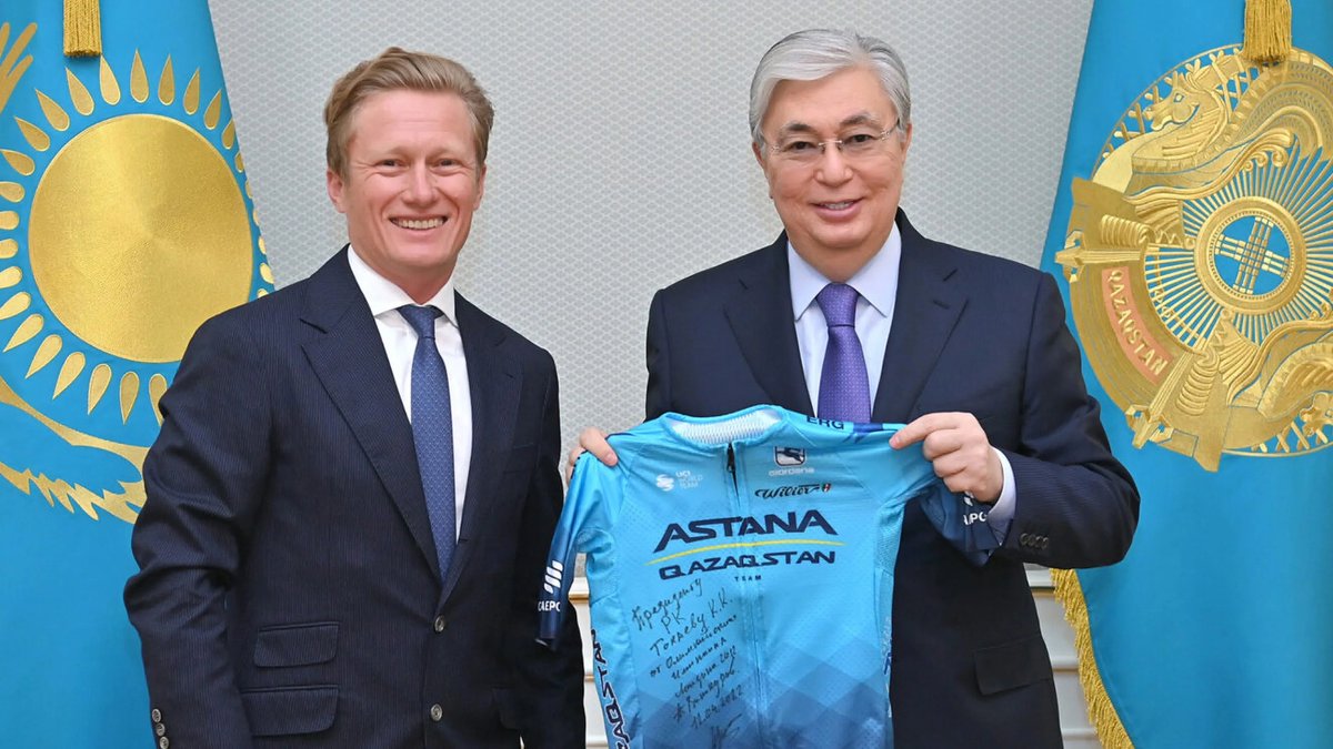 Trato hecho 🤝🏽🇺🇾

<a href="/XDSAstanaTeam/">XDS Astana Team</a> 🇰🇿 pagó una cláusula millonaria al <a href="/CajaRural_RGA/">Team Caja Rural-RGA</a> 🇪🇸 para fichar al uruguayo <a href="/G_Thomas_silva/">Thomas Silva</a>, que para 2026 da el salto al WorldTour.

Es acontecimiento HISTÓRICO para el ciclismo de Uruguay.