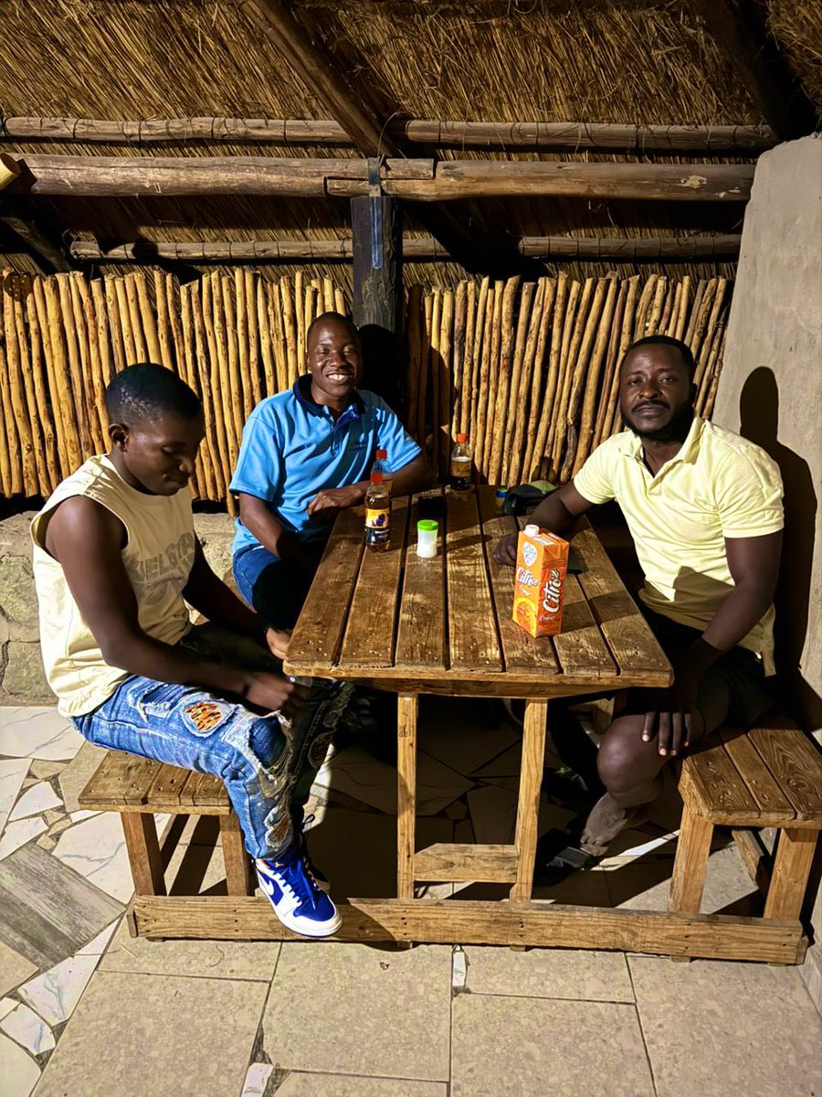 Today i met my Brother Terry.

A very humble person, but anyways tatinawo ma coolayo e Citro na Mr Kapita..😂😂