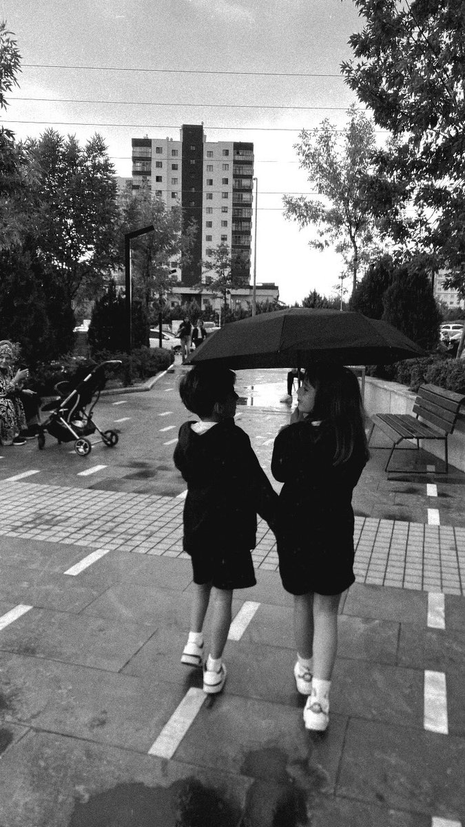 Ankara dayımdır ve yağmur da geziyorumdur