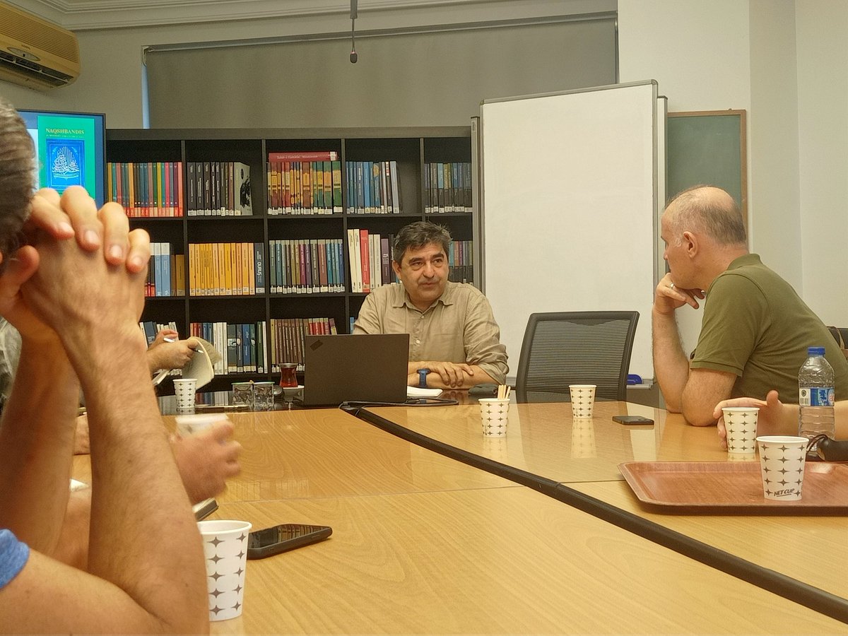 <a href="/EvrimBinbas/">Evrim Binbaş</a> hocamızı dinledik. Son derece faydalı bilgiler edindik. Sorular sorduk. Hocamızın ilmine bereket. Teşekkürler <a href="/bisavorgtr/">Bilim ve Sanat Vakfı</a>