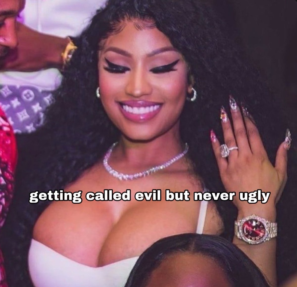 ImBookedAndBusy's tweet image. “you must have so many enemies because you are pretty beautiful. I can see them hating on you because they’re jealous.” Not someone I just met clocking my tea speaking big facts on my life story😚💕