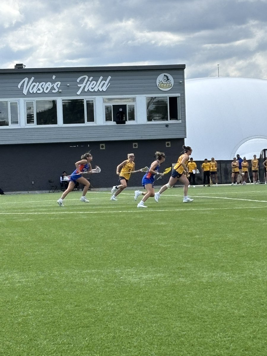 3-2 Ridgebacks starting the 2nd!