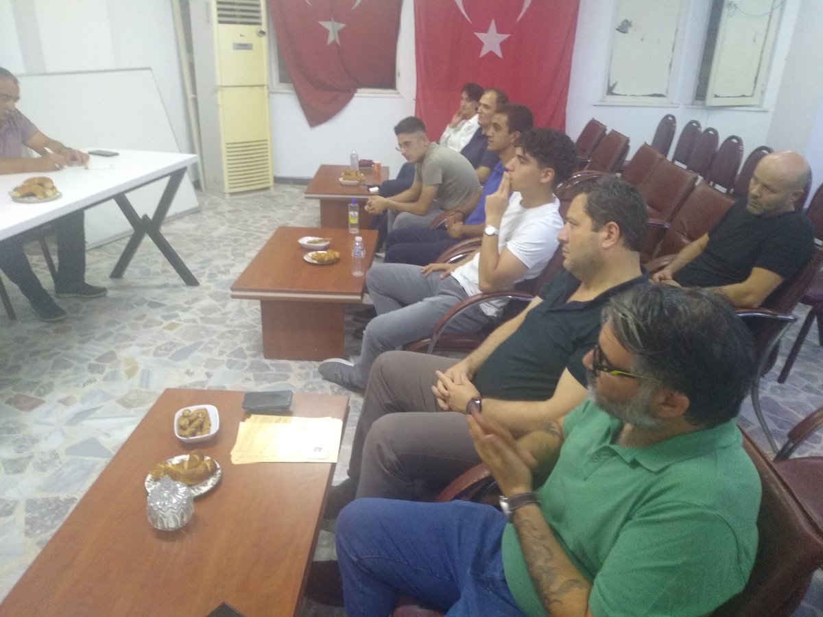 Zafer Partisi ÇEKMEKÖY (@cekmekoyzafer) on Twitter photo Bugün İlçe Başkanlığımızda, Başkanımız Haşim YALÇIN başkanlığında olağan Yönetim Kurulu Toplantımızı yaptık. Büyüyerek, güçlenerek yolumuza devam ediyoruz.
#koşzaferlezafere
<a href="/umitozdag/">Ümit Özdağ</a> <a href="/AliSehirlioglu/">Prof.Dr. Ali Şehirlioğlu</a> <a href="/AzmiKaramahmut/">Azmi Karamahmutoğlu</a> <a href="/cezmi_polat/">Cezmi Polat</a> <a href="/HakanAksit34/">Hakan Akşit</a> <a href="/hasim_yalcn/">Haşim yalçın</a> <a href="/bunyamindemirci/">Bünyamin Demirci</a> Bugün İlçe Başkanlığımızda, Başkanımız Haşim YALÇIN başkanlığında olağan Yönetim Kurulu Toplantımızı yaptık. Büyüyerek, güçlenerek yolumuza devam ediyoruz.
#koşzaferlezafere
<a href="/umitozdag/">Ümit Özdağ</a> <a href="/AliSehirlioglu/">Prof.Dr. Ali Şehirlioğlu</a> <a href="/AzmiKaramahmut/">Azmi Karamahmutoğlu</a> <a href="/cezmi_polat/">Cezmi Polat</a> <a href="/HakanAksit34/">Hakan Akşit</a> <a href="/hasim_yalcn/">Haşim yalçın</a> <a href="/bunyamindemirci/">Bünyamin Demirci</a>