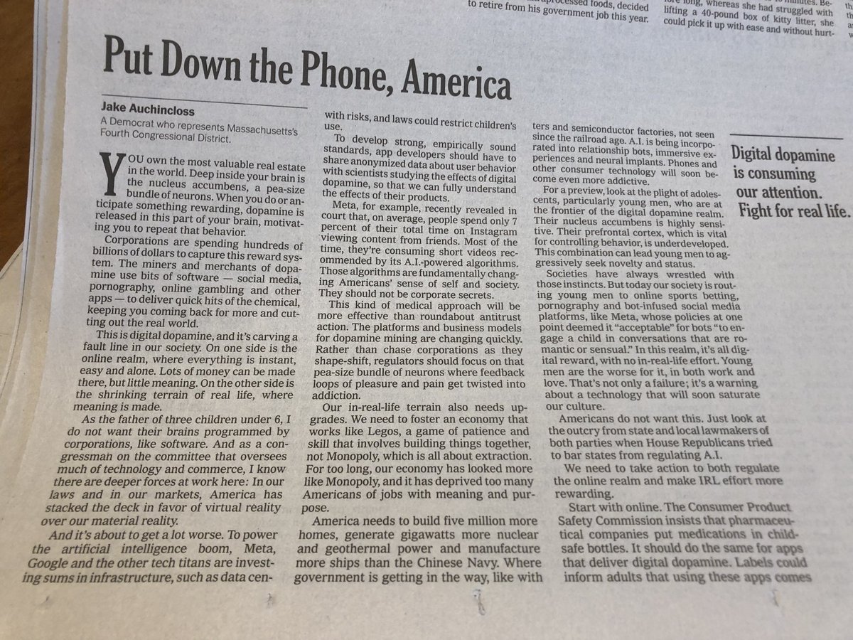 cvberman's tweet image. Ironic that the print version of this article in the @nytimes is scrambled. Do they think we’re all reading on our phones? Took me a minute to figure out that column 2 should be column 3