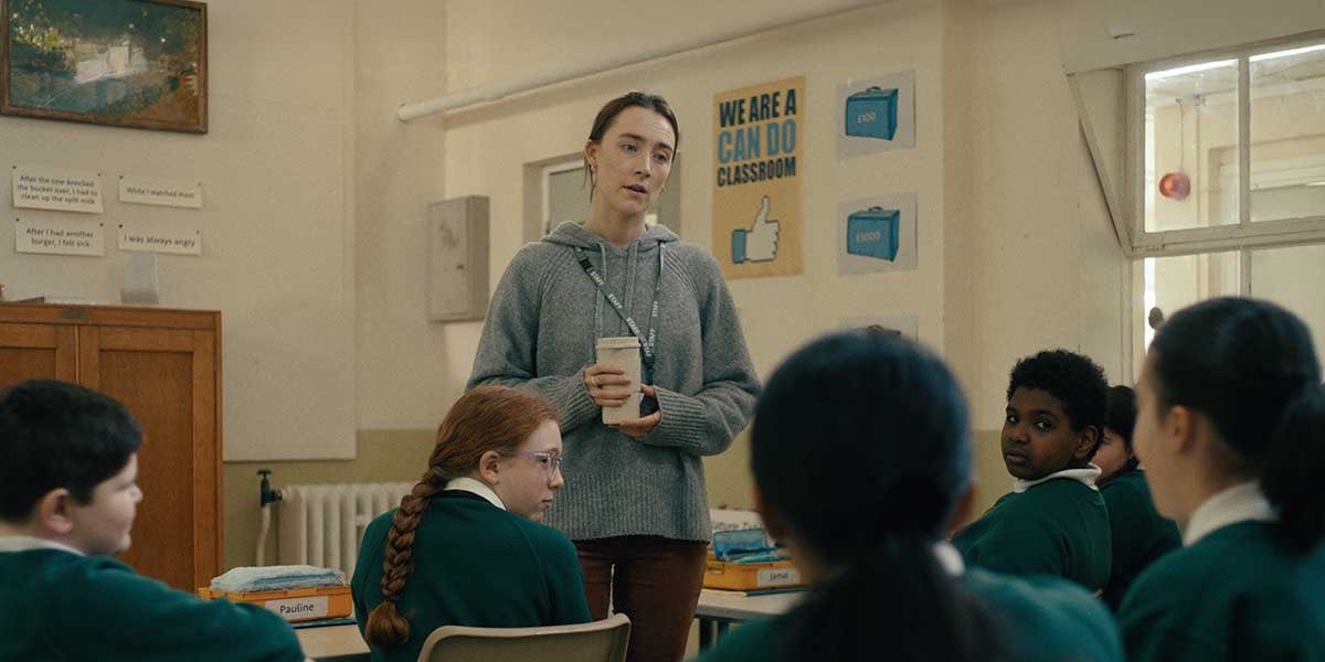 EthanSimmie's tweet image. BAD APPLES is the surprise hit of the fest so far. Undeniably deranged and hysterically dark, Saoirse Ronin is so perfectly fitted for this comedy-driven thriller that shares lineage with PRISONERS is the strangest ways. The way I gasped 19 times. GO SEE THIS MOVIE.