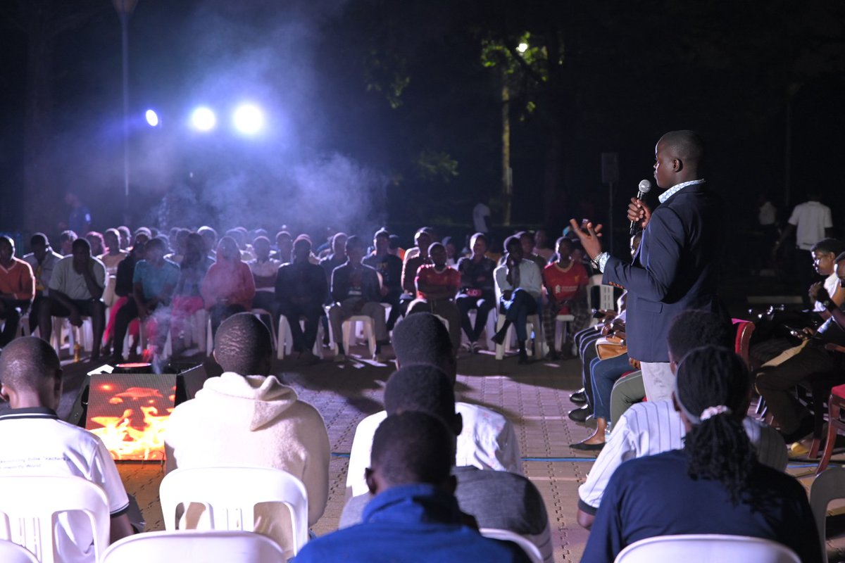 emergingleader_'s tweet image. Theme: Trapped by my choices: From death-row to purpose.

Guest Speaker: Shadrack Magara (first frame)

#kyooto 
#EmergingLeadersProgram