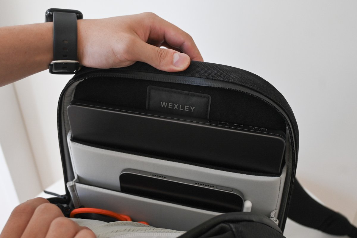 🧳コンパクトなのに収納力抜群！ WEXLEYの「KYLE / 10L Mini Business