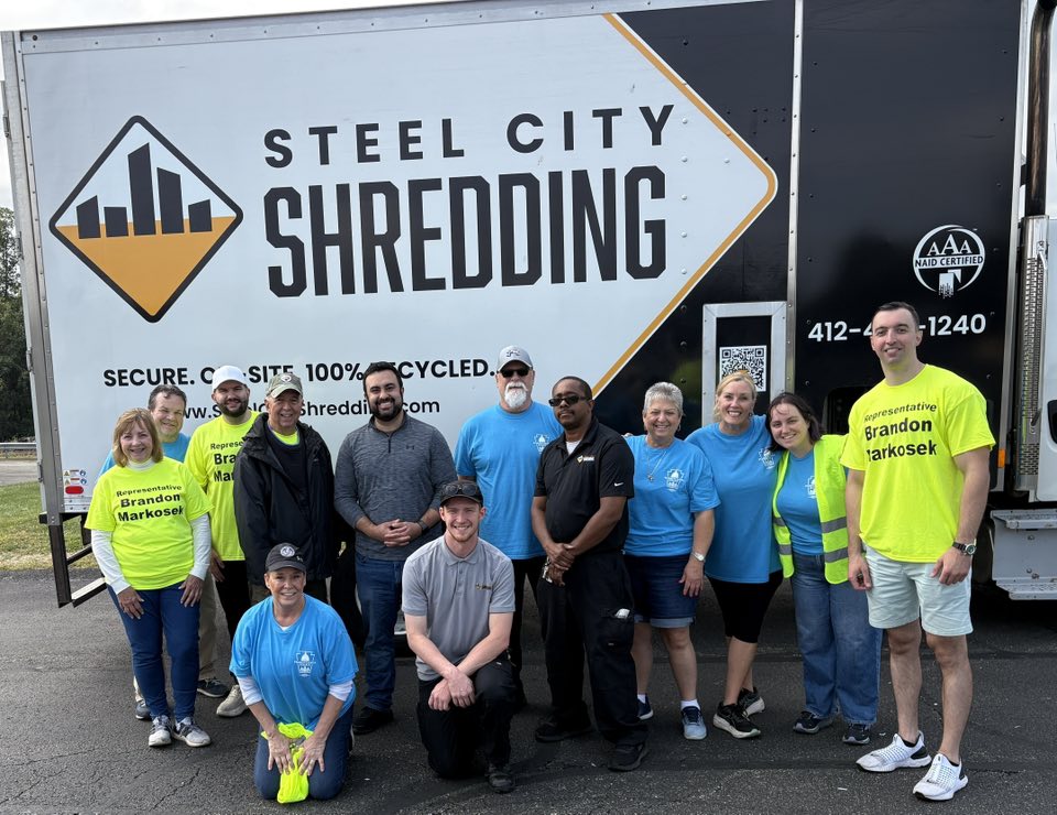 RepMarkosek's tweet image. Our annual document shredding event this morning at Gateway High School was a huge success. We serviced almost 400 cars. It was great to see many friends and neighbors! This year we were happy to be joined by @SenPisciottano