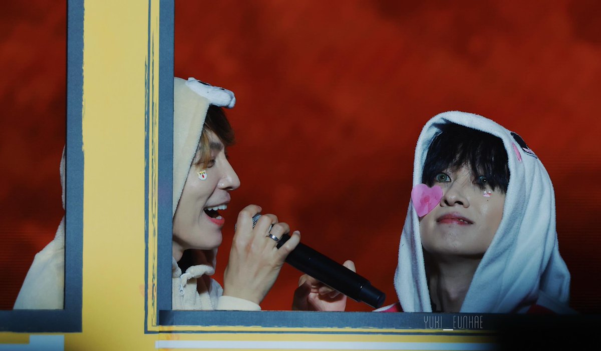 TheLees_HyukHae's tweet photo. Help!!! these photos are cute too 😭😭🐰🐶❤❤

#EUNHYUK #DONGHAE #EUNHAE #은혁 #동해 #은해 

yuki_eunhae https://t.co/BlvlYTYEBL