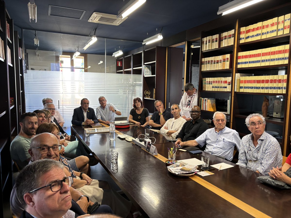 Visito l'Ajuntament de Guissona amb motiu de la Festa Major, una expressió sublim de la capacitat d’integració que hem conreat a Catalunya.

Les persones de diverses procedències que integren el municipi són els empelts que enriqueixen i fan que la catalanitat sigui més vigorosa.