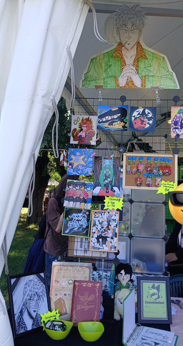 ....I.. did..my first convention haha (thank you my friend who did the akagi cutout for me 👉👈)