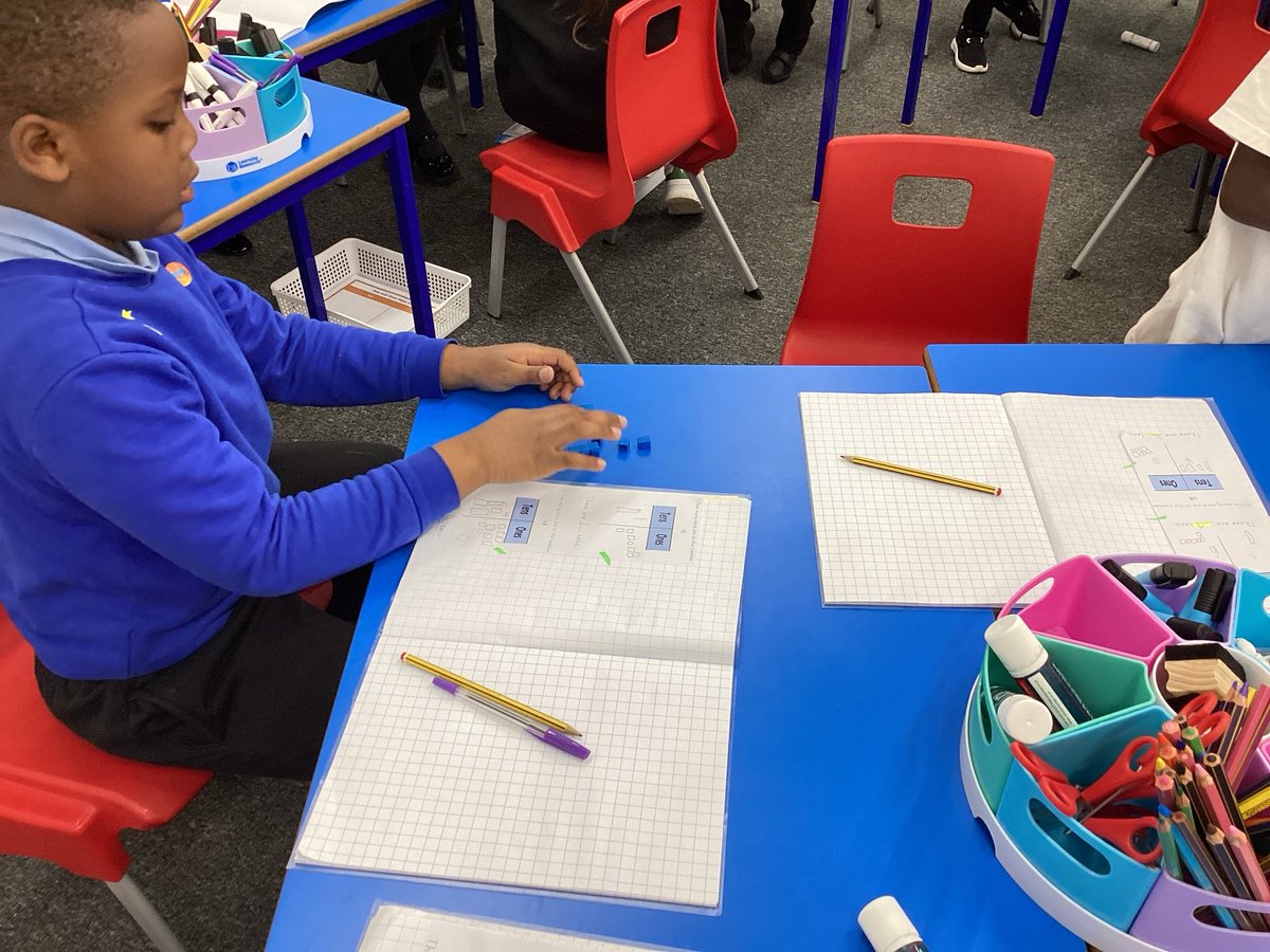 Fosse_TMET's tweet image. Year 2 have been busy practising place values and recognising our tens and ones. Great use of the resources and helping our friends to make the tricky numbers! #fmmaths #fmresilience #fmkind