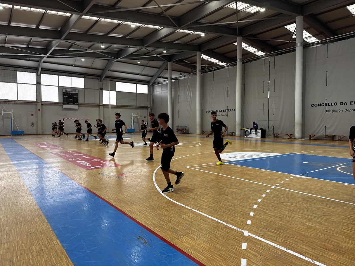 𝐒𝐓𝐀𝐆𝐄 𝐀𝐑𝐁𝐈𝐓𝐑𝐀𝐋 𝟐𝟓/𝟐𝟔 📝

Neste stage tivemos tempo para todo, incluso para as fotos oficiais da tempada 2025/2026 📸

Ademais, para rematar o día, tamén tivemos as probas físicas 🏃🏽‍♀️🏃🏻

—

En este stage tuvimos tiempo para todo, incluso para las fotos oficiales de