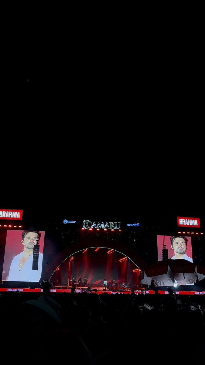 sunsetluan's tweet image. Aparecendo aqui só pra mostrar o tanto que ele tava lindo ontem e que eu fui feliz demais escutando ao vivo