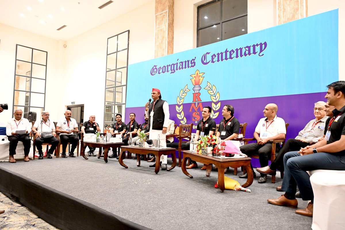 yadavakhilesh's tweet image. 