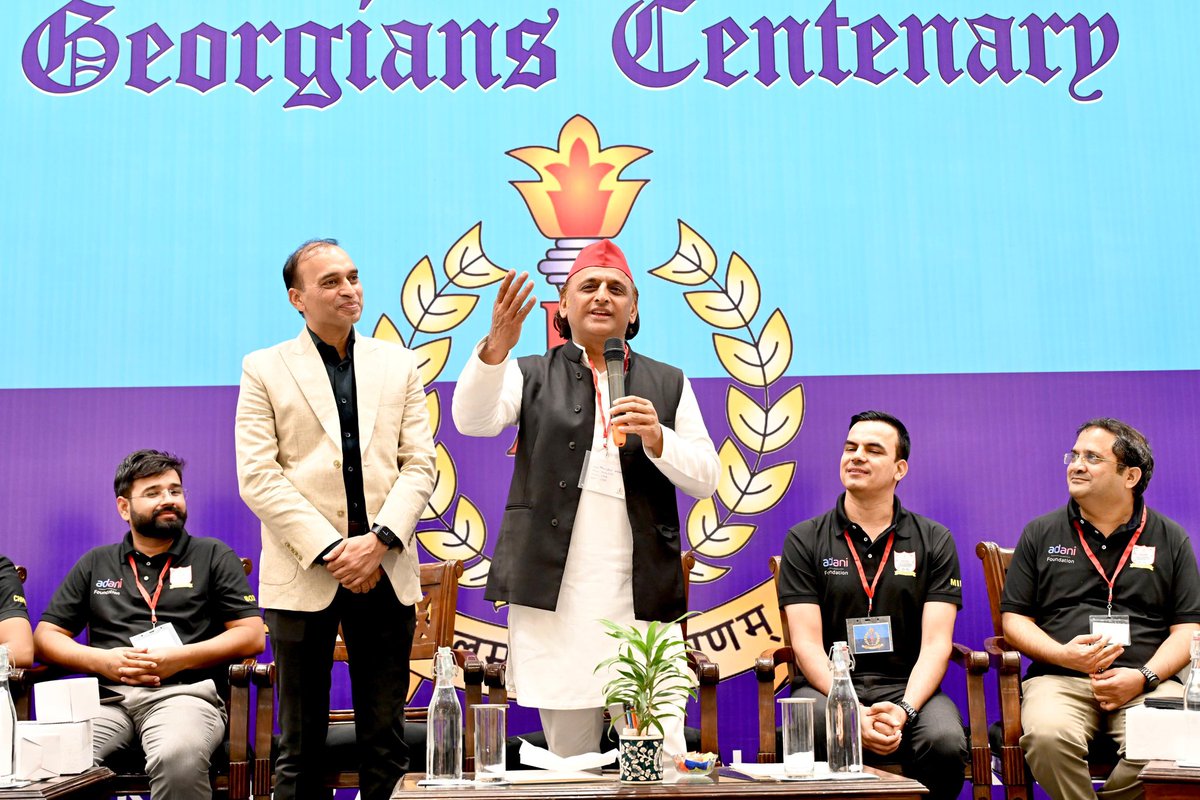 yadavakhilesh's tweet image. 