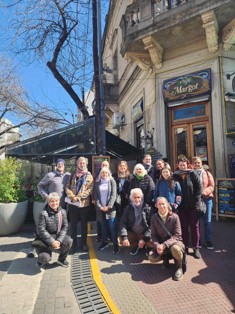 Fieles a la Misa de hoy a punto de iniciar la procesión. Fueron todos comulgados (al igual que los no aparecen en la foto pir falta de tiempo).