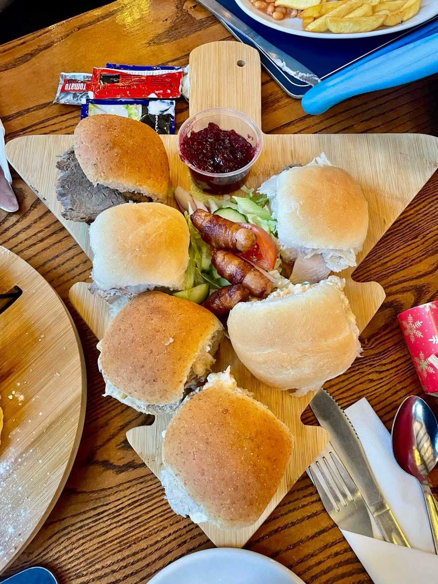 FESTIVE AFTERNOON TEA IS BACK 🤩

We are now taking bookings for our very special Christmas afternoon tea which includes pigs in blankets 😋 🎄 🎅🏻 

Bookings only throughout December and amazing value at £20 p.p 🎅🏻
*Payment required upon booking