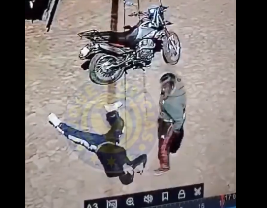 delpynews's tweet photo. ▶️GRAVÍSIMO | ��​​​​​​​​​​​​​​​😡

🗣️​​​"El rostro de mi hijo está prácticamente desfigurado", dijo Gumercinda Villa, madre del joven que fue salvajemente agredido por su expareja en Luque.

📌Antony Saúl Diestra quiso terminar con la relación y la mujer, identificada como Dora Troche, reaccionó con mucha violencia.

🗣️"Pedí apoyo policial para sacarle a mi hijo de la casa de la mujer (...) Me contaron que ella era muy controladora".

📻​Ñandutí