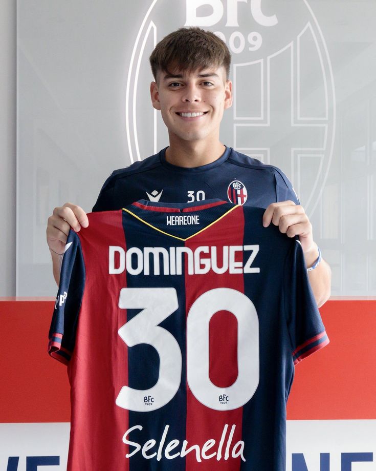 ÖZEL - Beşiktaş, Benja Domínguez'i kadrosuna katmak istiyor.

Bologna, 20 milyon Euro civarında bonservis bedeli istiyor.

Oyuncu, Beşiktaş'a soğuk bakmıyor.

#yüzdeyüz