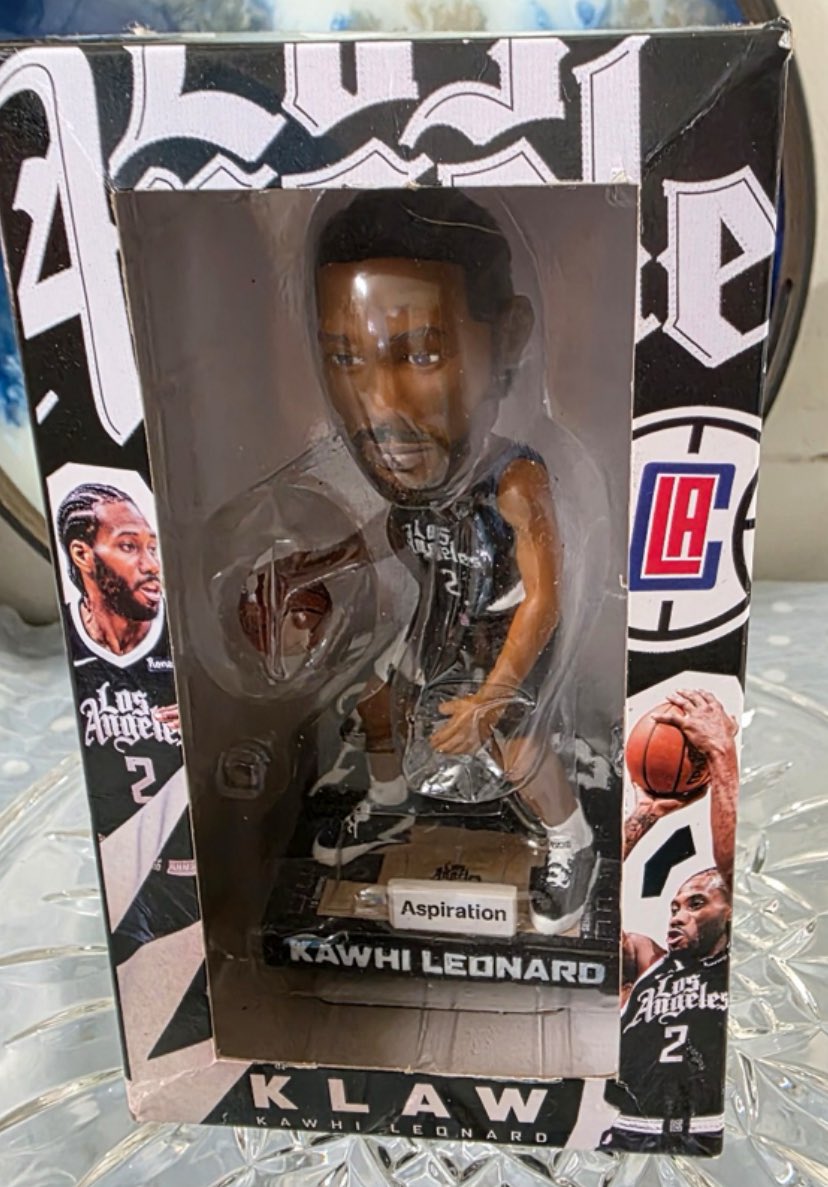 Chuck_555's tweet image. Last I checked, an endorsement/sponsorship deal means they could use your name/likeness to promote the company right? Well, here it is… #ClipperNation @LAClippers @Steven_Ballmer can thank me later #Aspiration .. 28million dollar bobblehead 🖕@PabloTorre 🌳