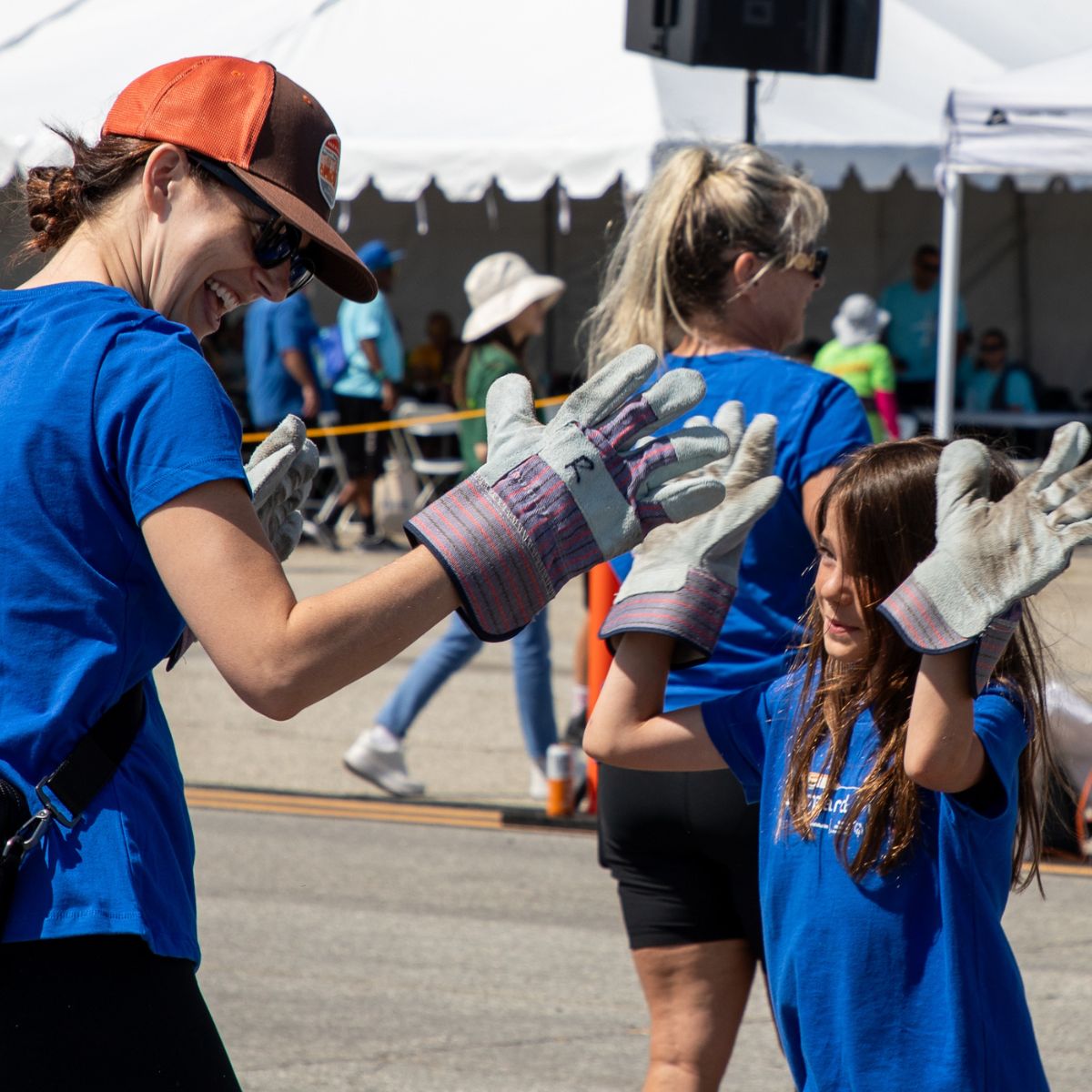 letr4sosc's tweet image. Miles of smiles & high fives. Just 1 week to go! 💪✈️
Join the Plane Pull on 9/13 in Long Beach!
Pull a 124,000lb plane or cheer on teams!
➡️ sosc.org/planepull
#WeAreSOSC #LETR4SOSC #PlanePull #SaturdayFun