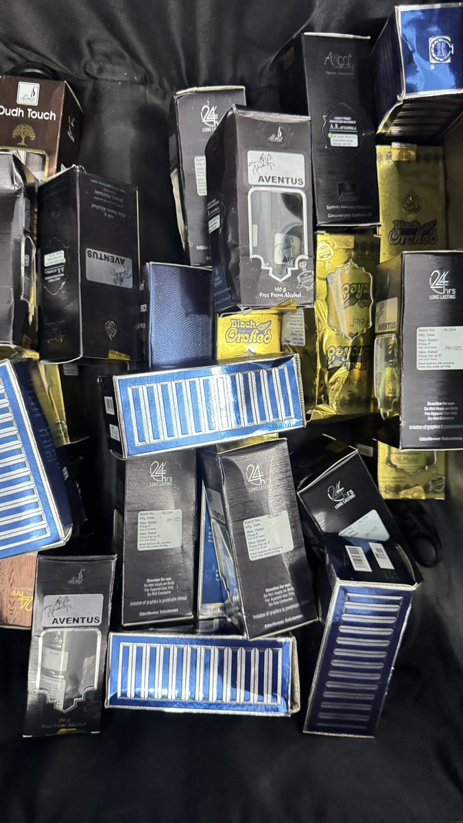 oku_yungx's tweet image. Have you ordered your 100ML oil perfume today?
Guys, patronize make hunger no finish me 😪
Just 40k only