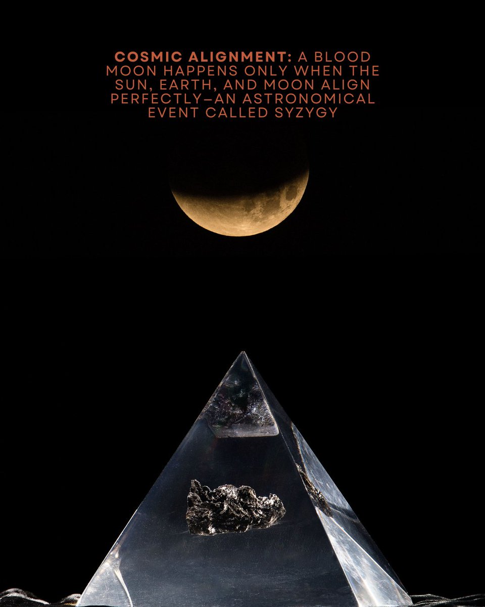 SpaceHumanity's tweet image. 🌕✨ This weekend, the Moon turns red in a rare celestial spectacle: the Blood Moon.

No filters—just Earth’s shadow, cosmic alignment, and a sky steeped in wonder.

Visible to over a billion people, this lunar eclipse reminds us: we’re all under the same sky.

🔭 No gear needed.…