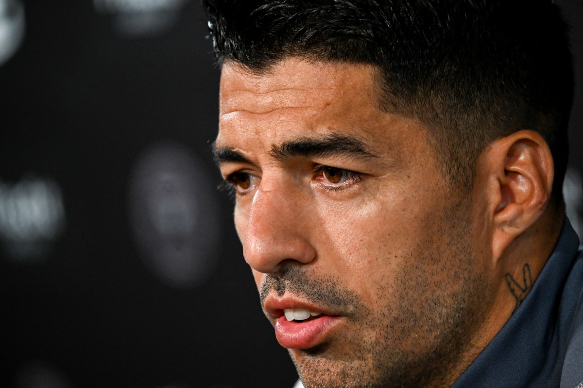 Luis Suarez gets six-match ban for spitting on official -  njenjemedia.com/luis-suarez-ge…