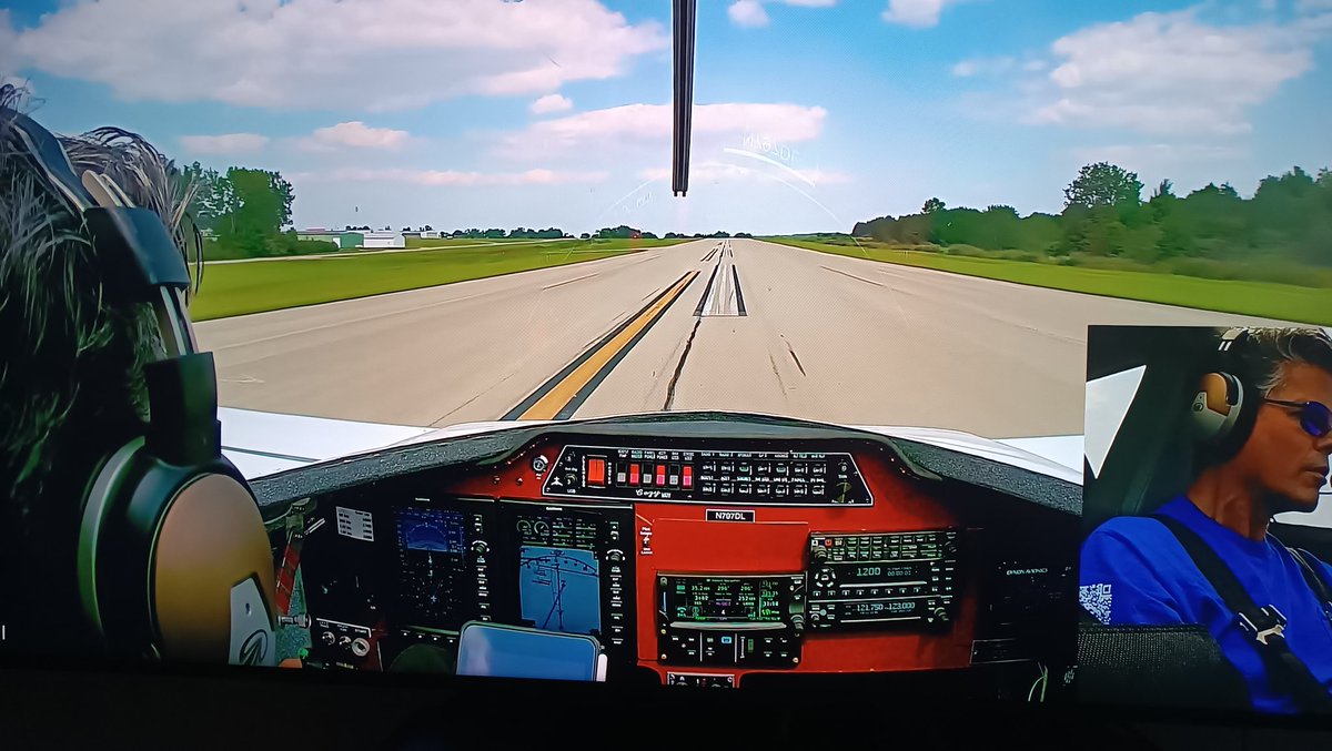 Vlieg filmpjes kijken met mijn vader op youtube. Dit is een Cozy 4.🛩️