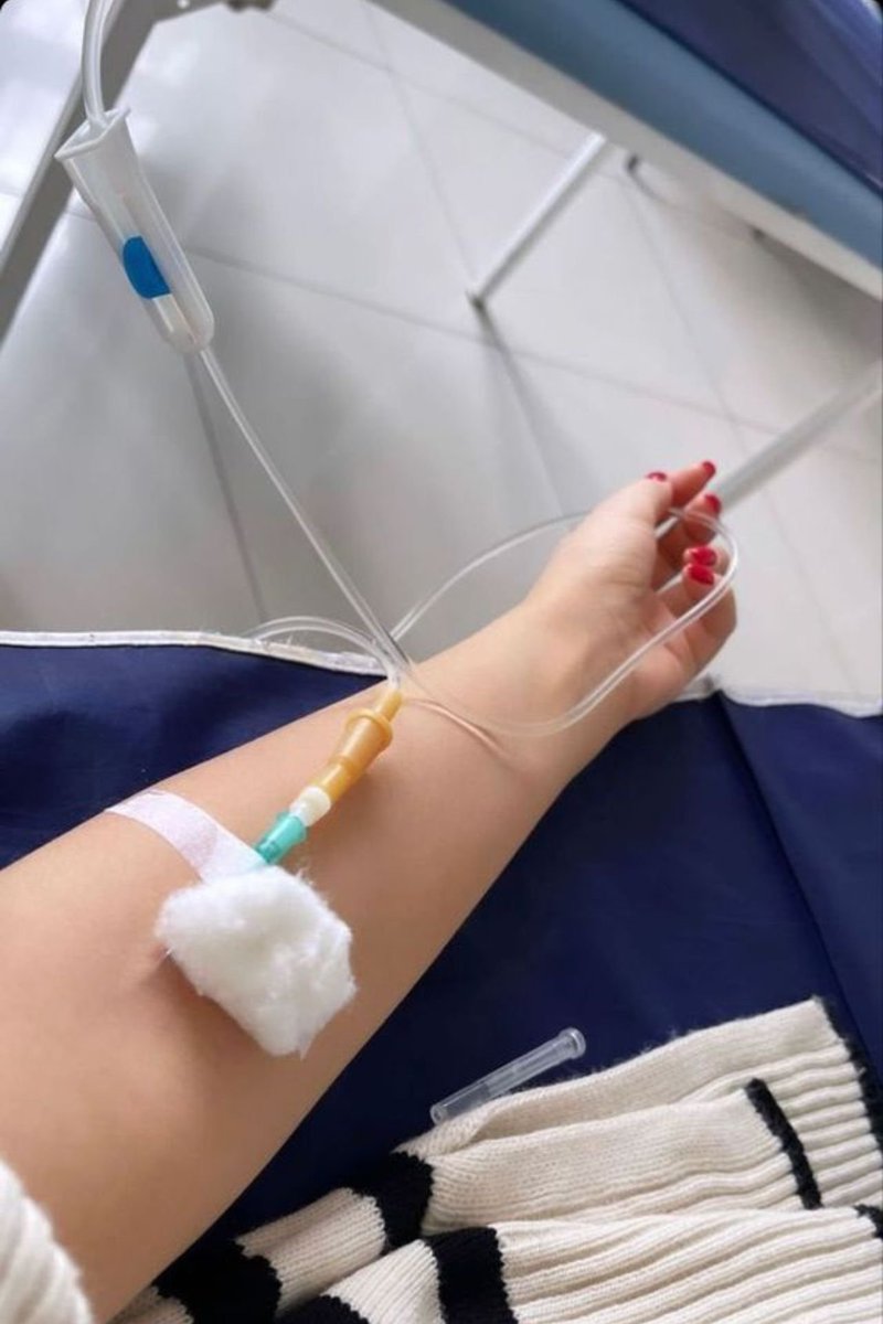 مافيه احد يسال علي 
تعبانه دعواتكم بالشفاء💔😔😷
متابعة ❤️