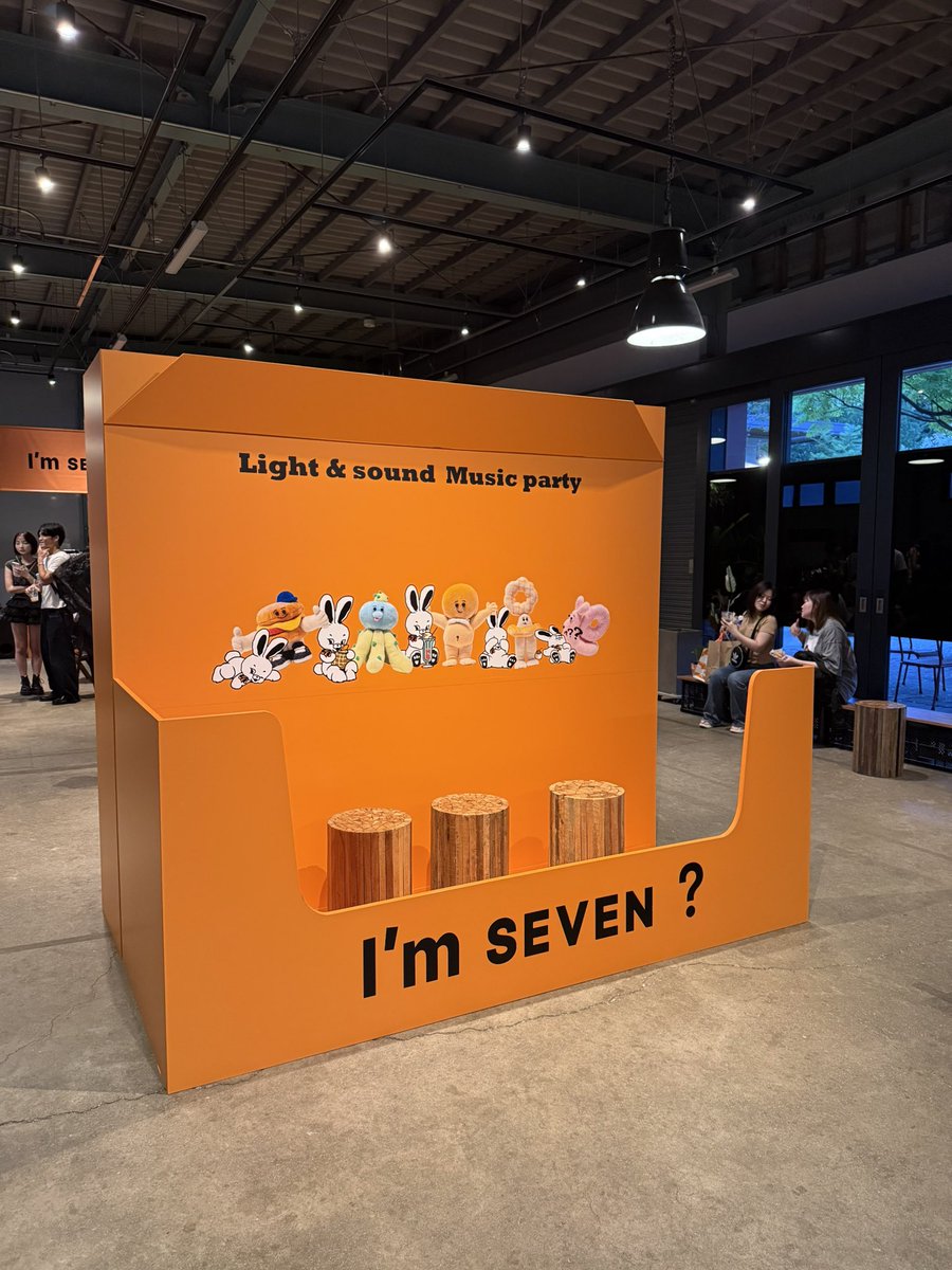 昨日、NAOTOさんのブランドSTUDIO SEVEN10周年パーティーに招待頂きました。豪華DJ陣の音も素敵でドーナツ🍩も美味しかった。NAOTOさんとも色々と話せてこれからも楽しみ(^^)