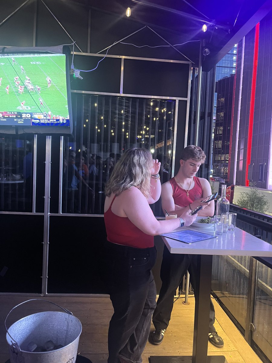 get this hog outta the bar
